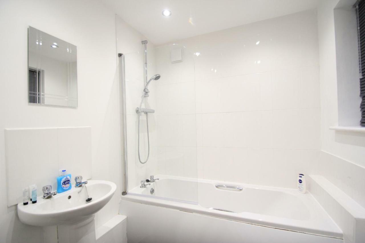 Cross Court, Stafford By Bell Apartments 客房 照片